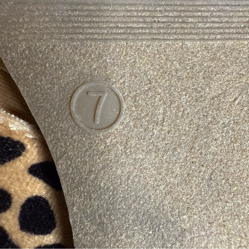 GAP Women’s Size 7 Leopard Animal Print Slip On Sandals - Picture 9 of 9